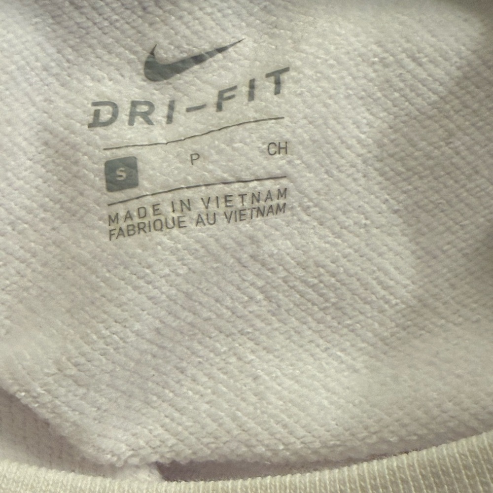 Nike Women's White Dri-FIT Therma Sphere Element Cropped Crewneck Sweatshirt - Picture 7 of 9